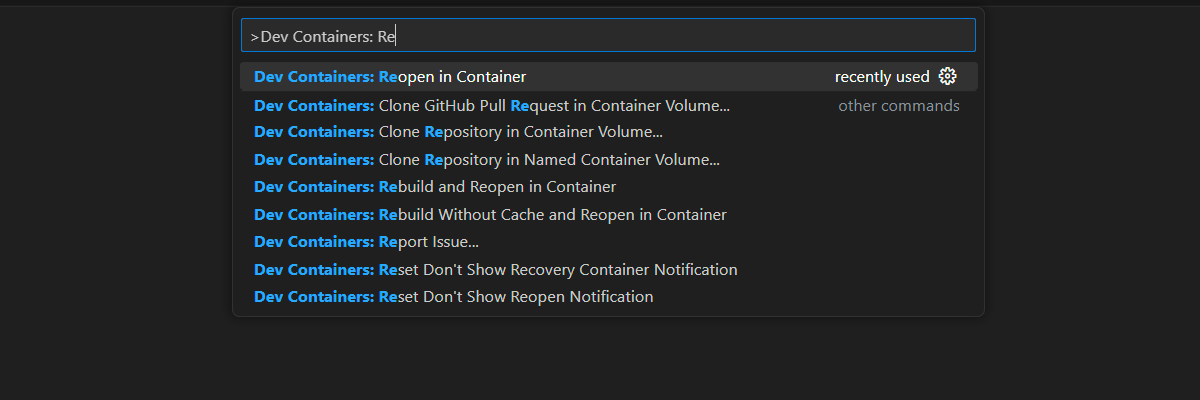 在开发容器上下文中重新打开当前文件夹的命令面板选项的屏幕截图。
