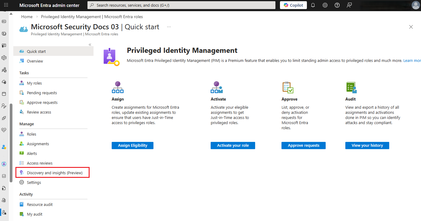 Screenshot 显示 Microsoft Entra 角色发现和见解页面。