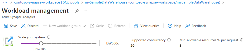 Azure 门户的屏幕截图,其中显示了 Azure Synapse 工作区中专用 SQL 池的“缩放”页上的“缩放”滑块。