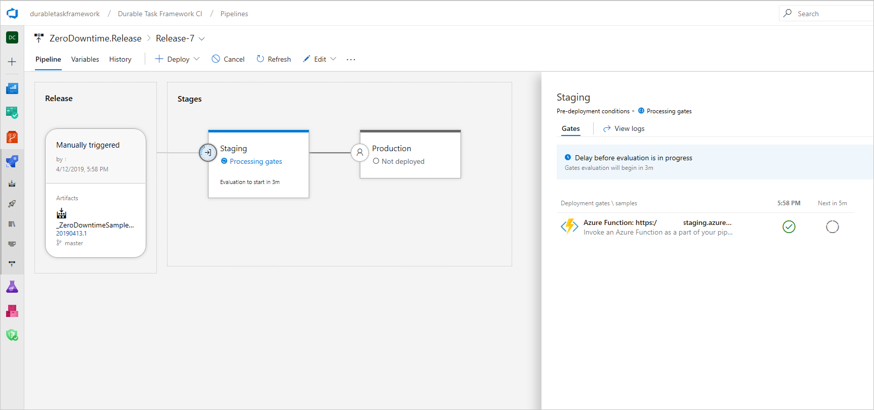 截图显示了正在运行的“Azure Pipelines” 部署门检查。