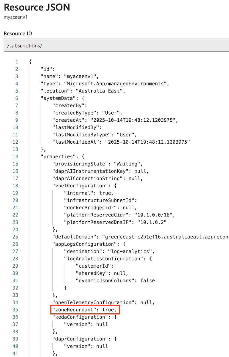 显示环境的 JSON 视图的 Azure 门户屏幕截图，其中突出显示了 zoneRedundant 属性。
