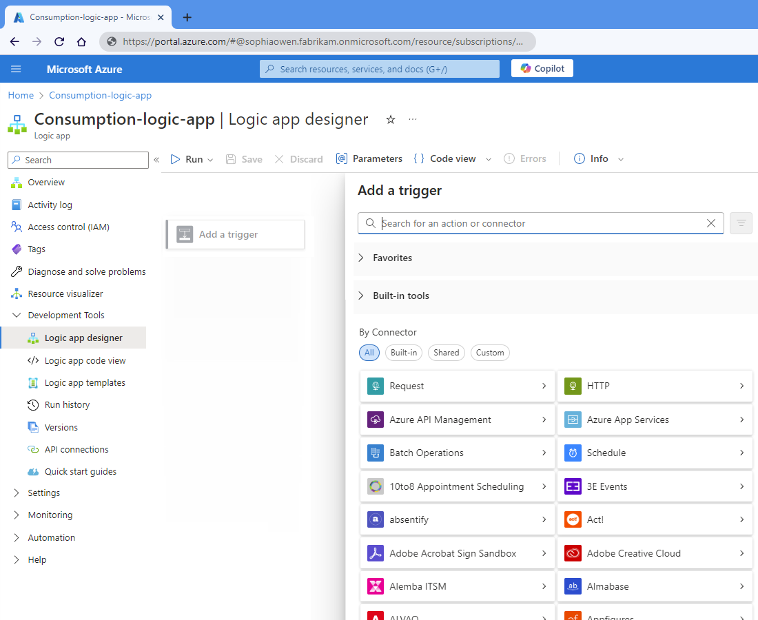 屏幕截图显示了 Azure 门户、使用工作流设计器和名为“添加触发器”的窗格。