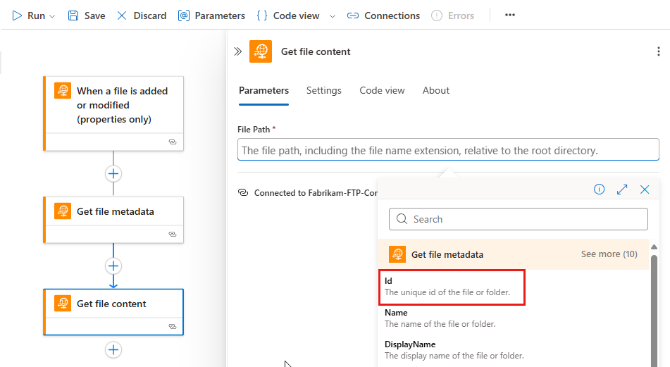 屏幕截图显示了工作流设计器，其中“获取文件内容”的动态内容列表已打开，ID 已被突出显示。