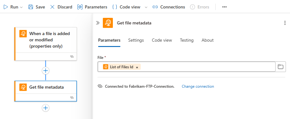 屏幕截图显示了工作流设计器，其中“获取文件元数据”作和“文件”设置为“文件 ID 列表”。