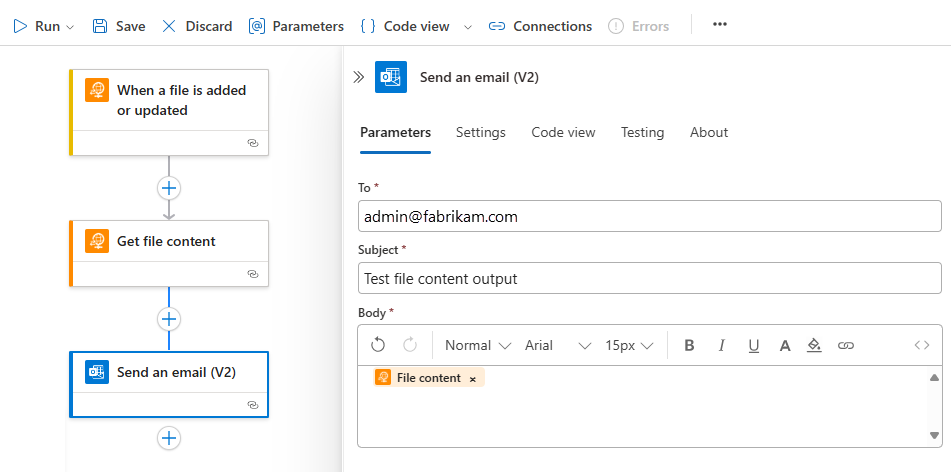 屏幕截图显示了工作流设计器，其中包含“发送电子邮件”动作和“文件内容”动作输出。