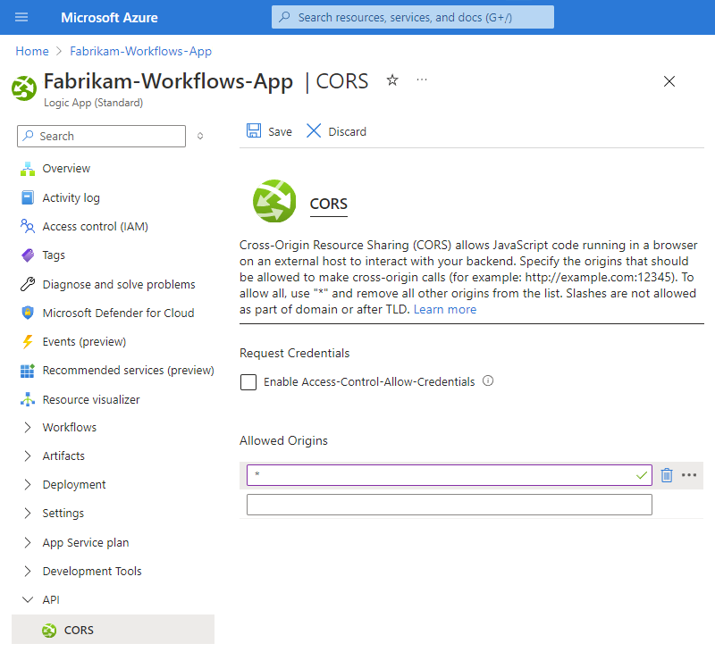 屏幕截图显示了 Azure 门户，其中包含已部署的标准逻辑应用资源。在资源菜单上，选择 CORS，其中“允许来源”的新条目设置为通配符 * 字符。