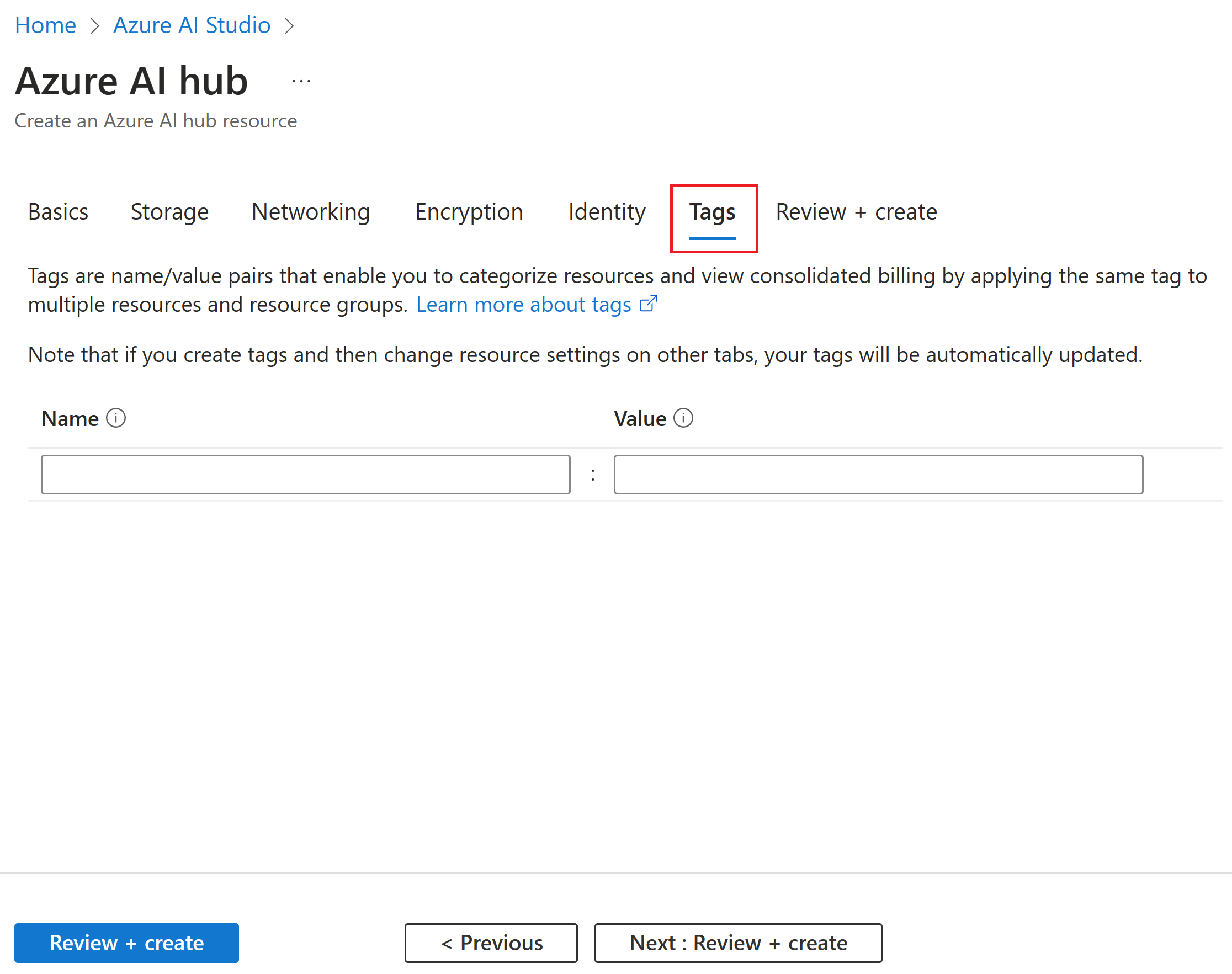“创建 Azure AI 中心资源”的屏幕截图，其中包含用于添加标记的选项。