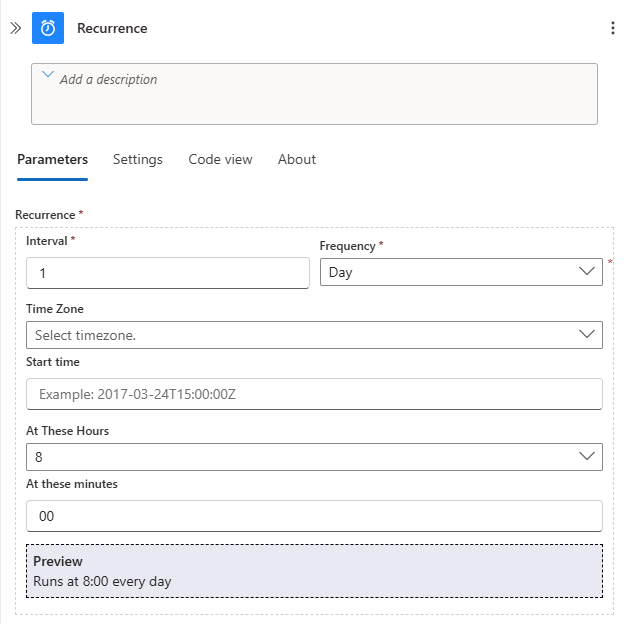 屏幕截图显示了设置了定期触发器参数的 Azure 门户和工作流设计器。