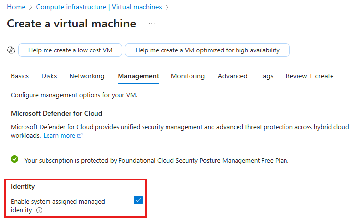显示如何使用 Azure 门户创建新 VM 时启用系统分配的托管标识的屏幕截图。
