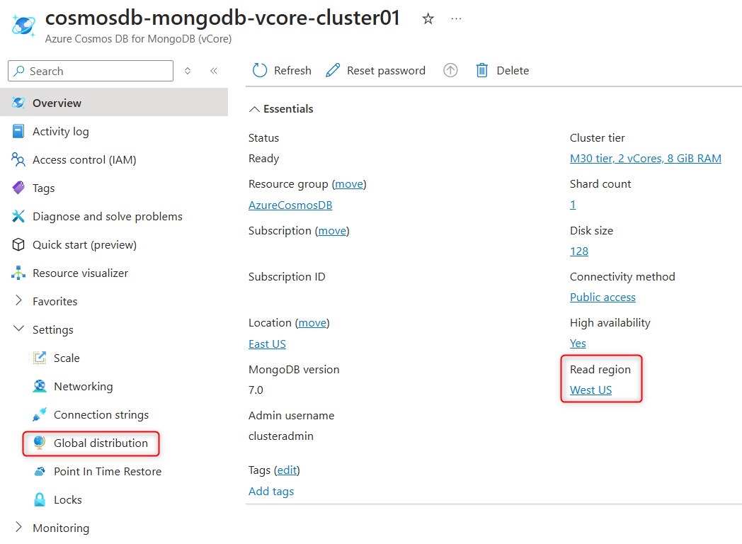 Azure 门户中“概述”页和“多区域分发”页上群集复制状态的屏幕截图。